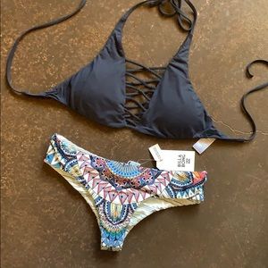 NWT Billabong reversible strappy bikini